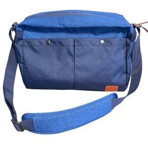 Lands End Everyday Messenger Bag Size 11x15 Laptop Inner Outer Pockets Utility